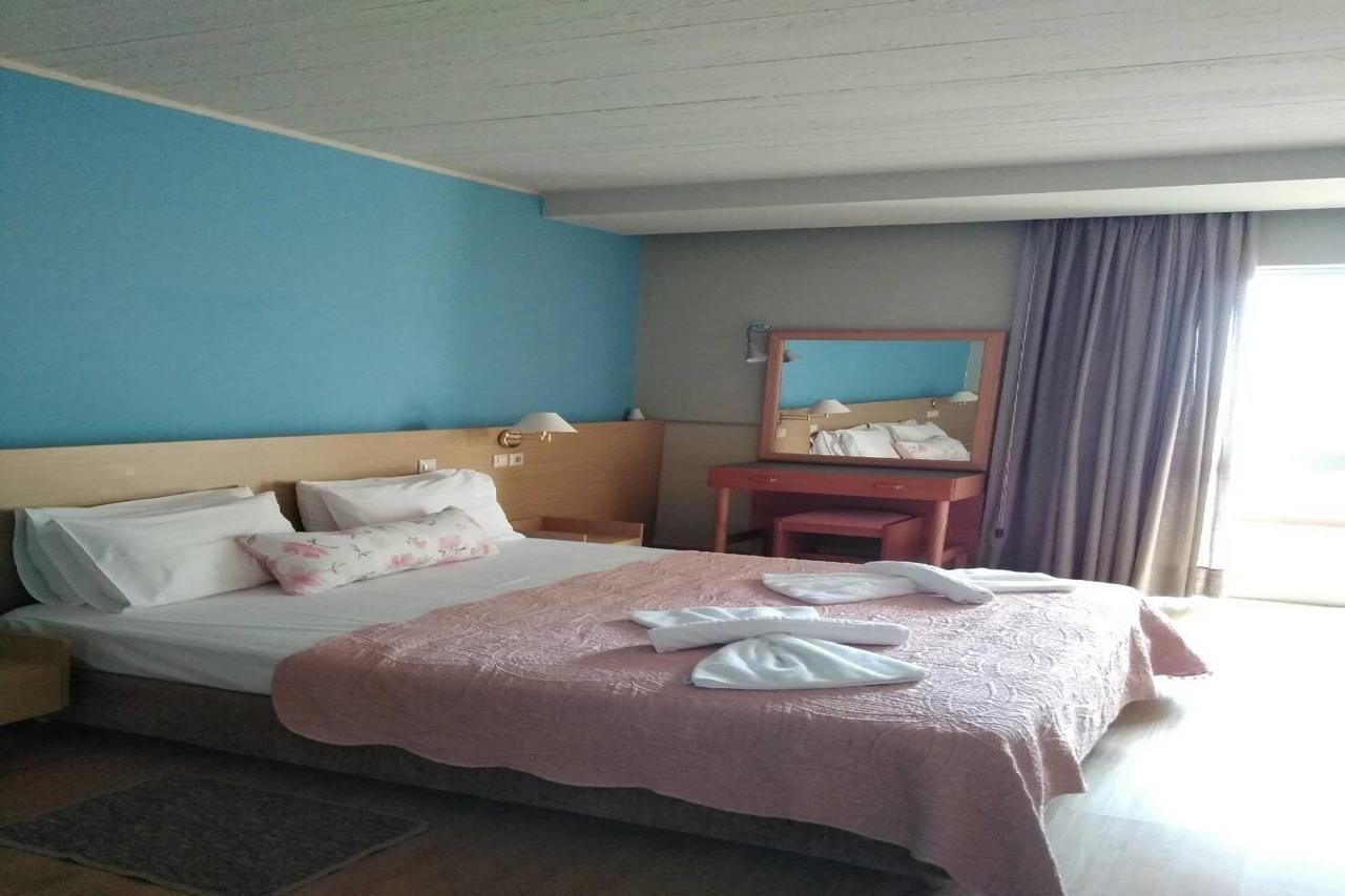 Hotel Margarita Corinth エクステリア 写真