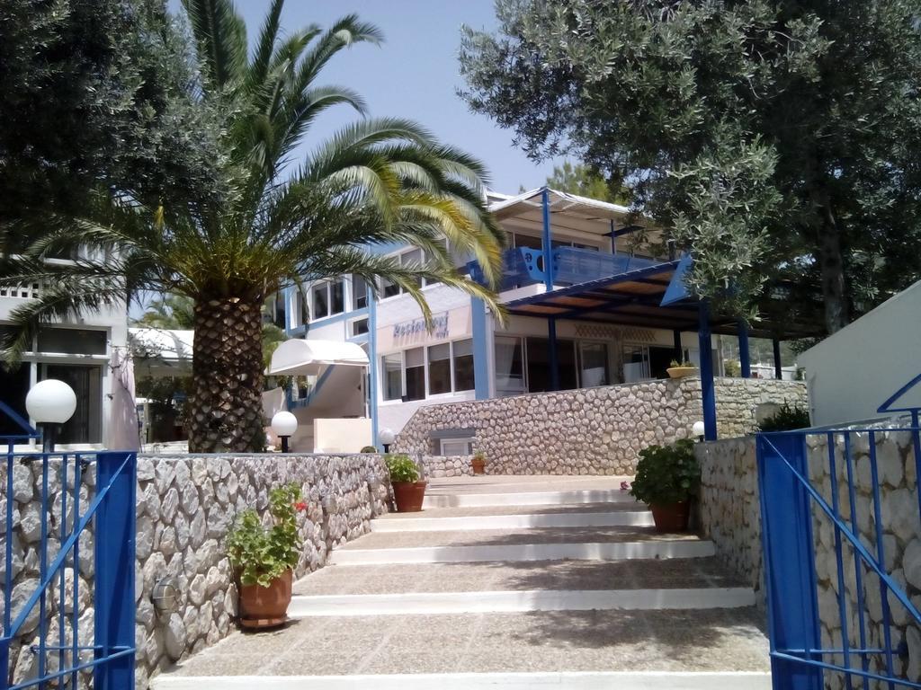 Hotel Margarita Corinth エクステリア 写真